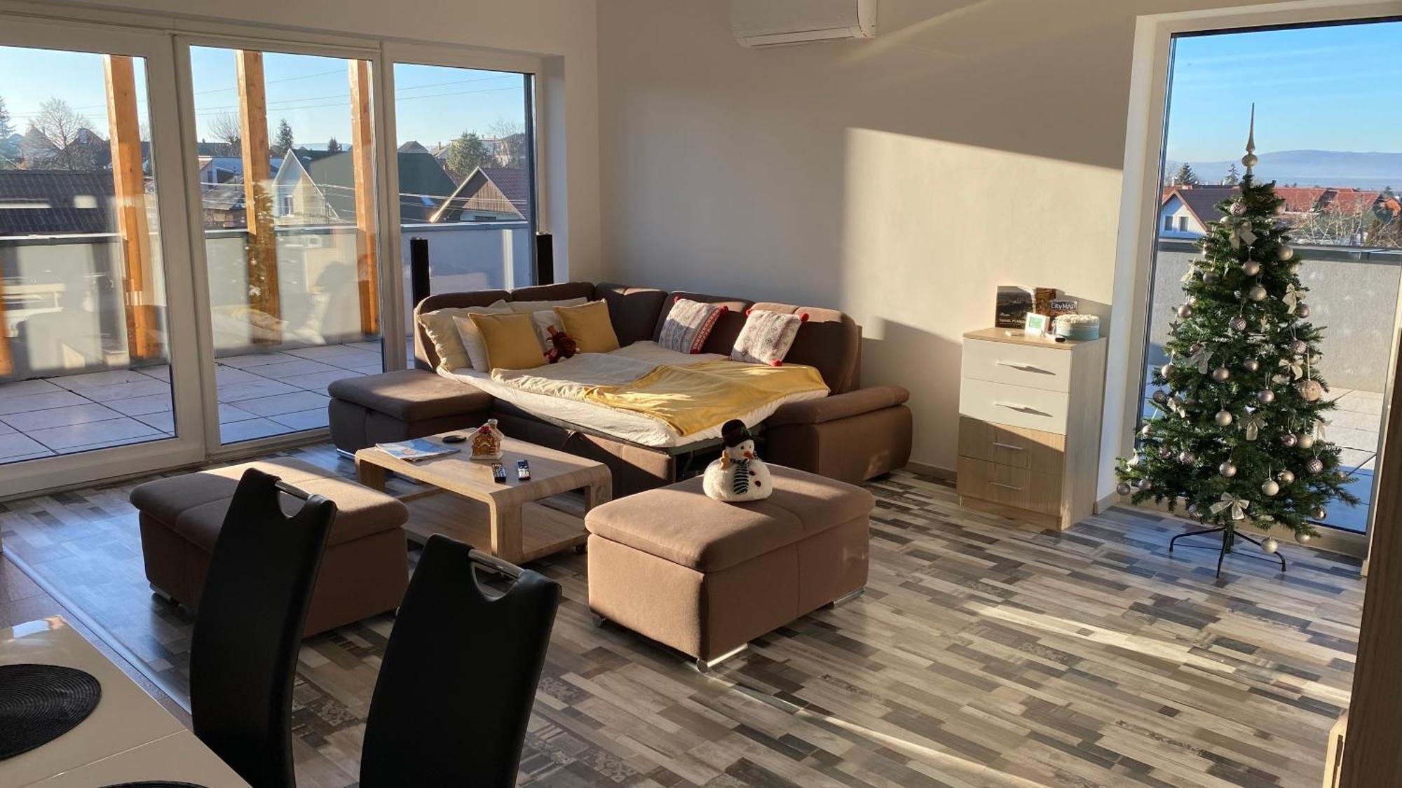 Panorama Penthouse - Gyoenyoeru Latkep A Bakonyra *