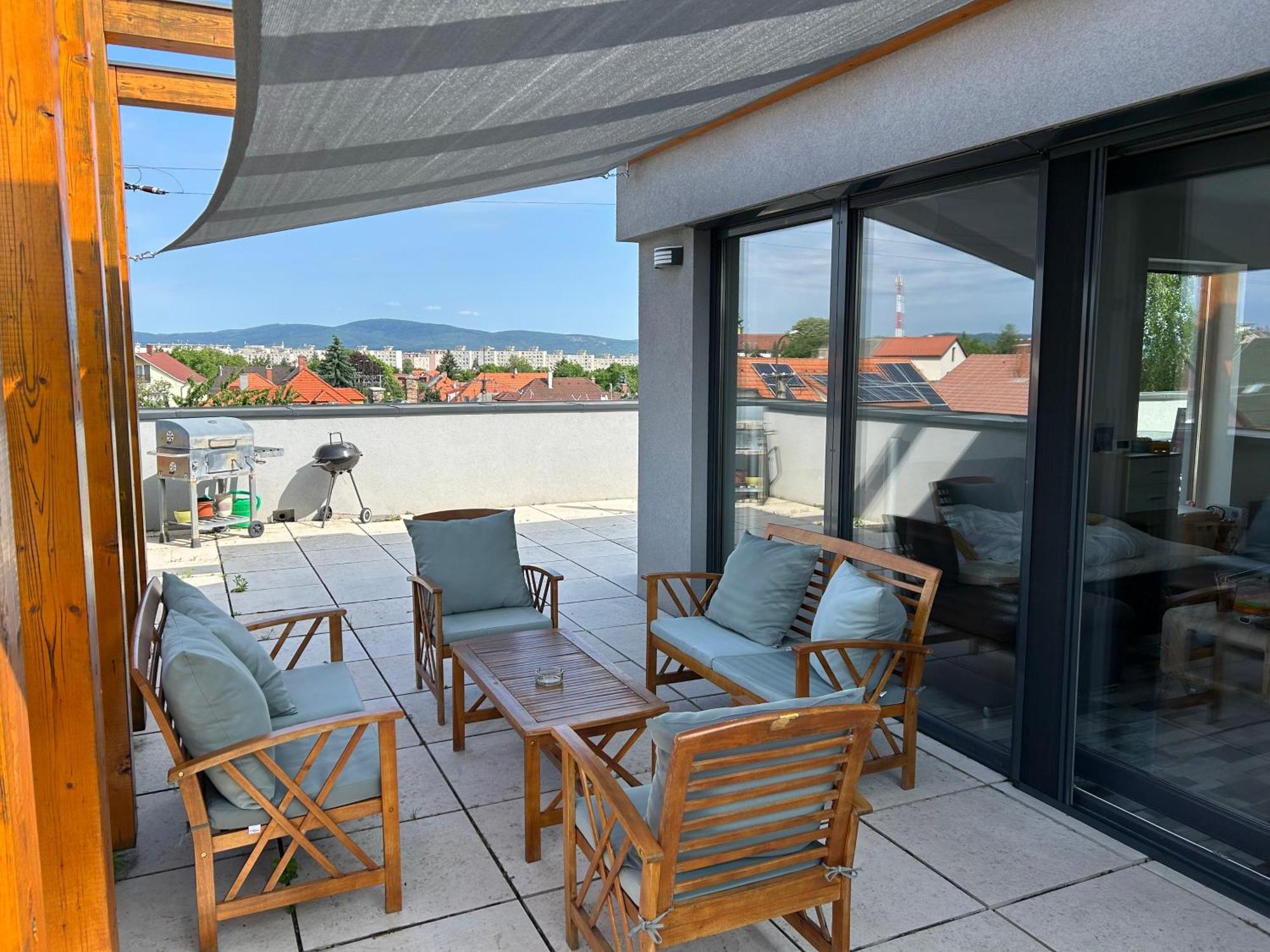 Appartamento Panorama Penthouse - Gyoenyoeru Latkep A Bakonyra